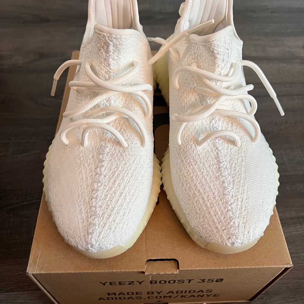 Authentic✅ Yeezy “Cream” 350 V2 Boost Size 8